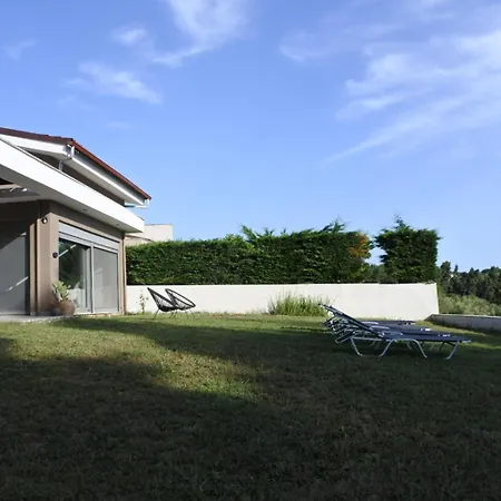 Aggelos Villa