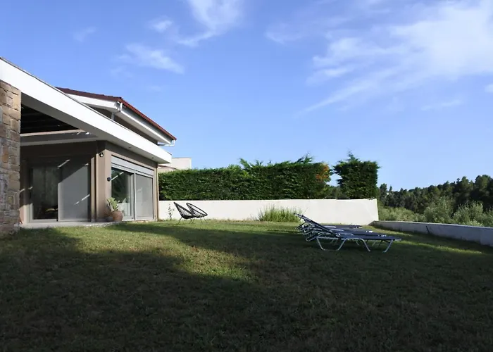 Aggelos Villa